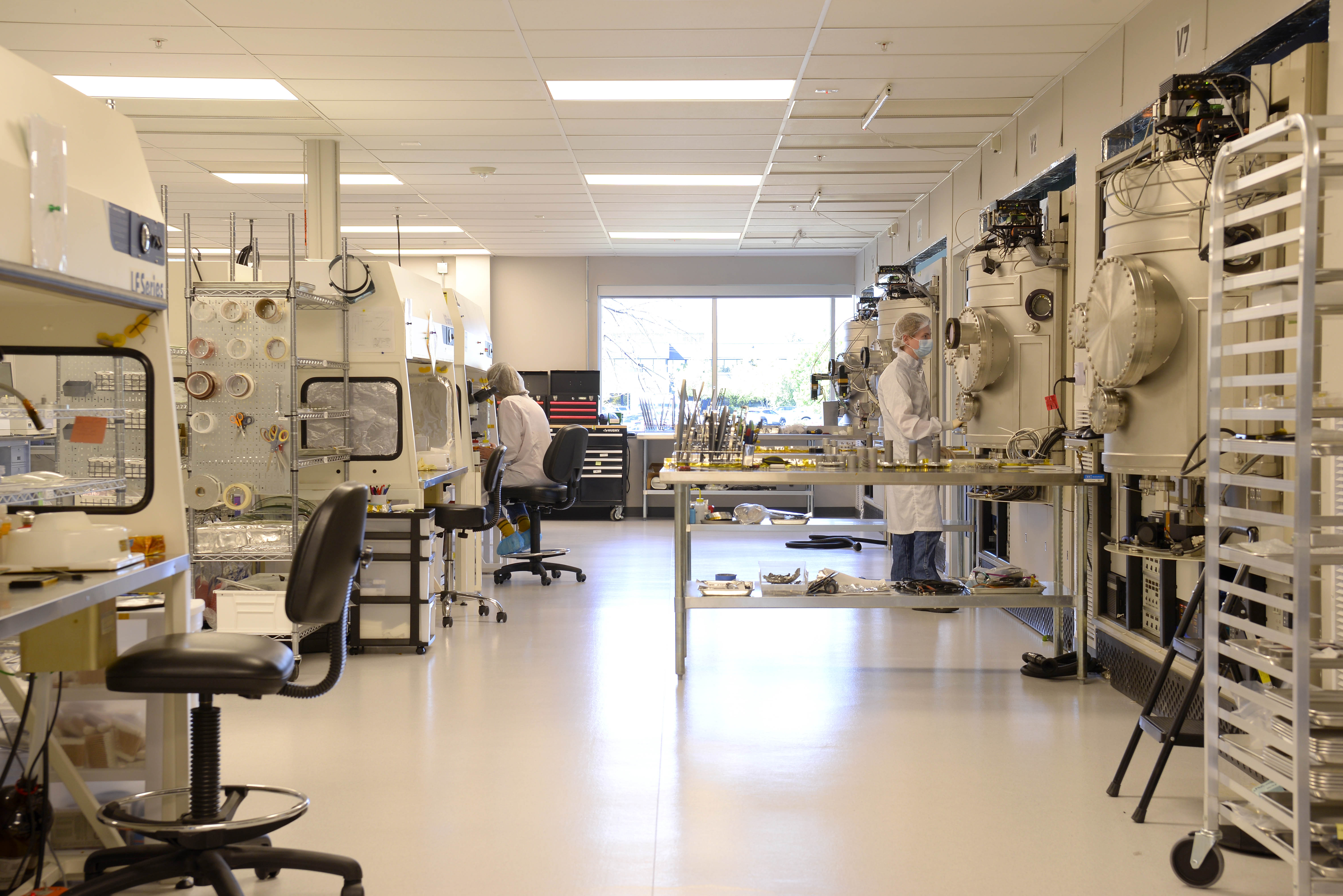 FiveNine Optics Cleanroom